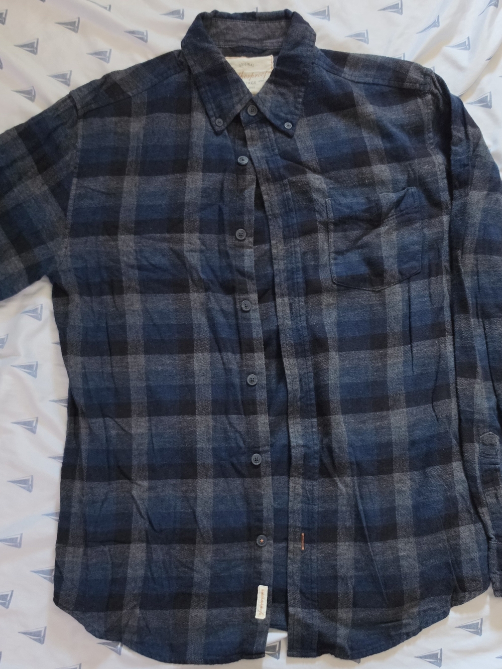 Men's Blue and Black Plaid Long-Sleeve Button-Down Shirt